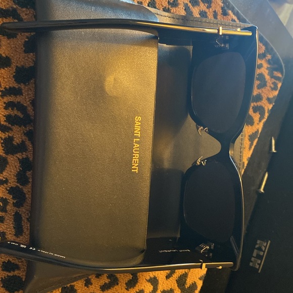 Saint Laurent SLM119F BLAZE 001 Black Oversized Cat Eye Women Sunglasses - Picture 12 of 17